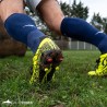 Chaussures de rugby jaune et noir